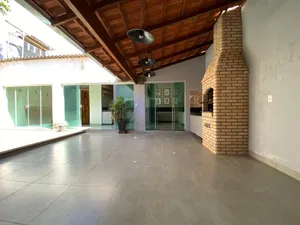 Casa térrea de 3 quartos com piscina no Nova Uberlândia — miniatura 2
