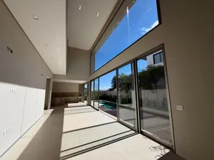 Casa de arquitetura contemporânea com piscina e spa em condomínio fechado — miniatura 3