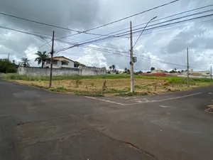 Lote de esquina no Altamira — miniatura 2
