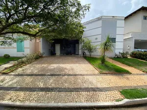 Casa de 3 suítes com piscina e spa em condomínio fechado — miniatura 3