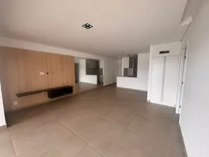 Apartamento de alto padrão com 3 suítes no Vinhedos — miniatura 2