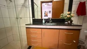 Casa térrea de 3 suítes com piscina e espaço gourmet em condomínio fechado — miniatura 20