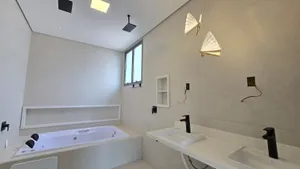 Casa de 3 suítes com piscina aquecida e elevador em condomínio fechado — miniatura 21