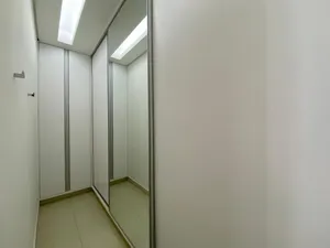 Sobrado de 4 suítes com piscina aquecida e home cinema em condomínio de alto padrão — miniatura 22