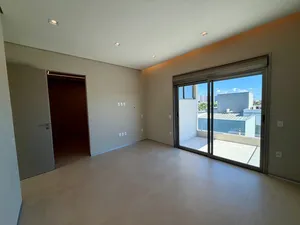 Casa de arquitetura contemporânea com piscina e spa em condomínio fechado — miniatura 21
