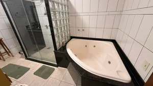 Casa térrea de 3 suítes com piscina e espaço gourmet em condomínio fechado — miniatura 21