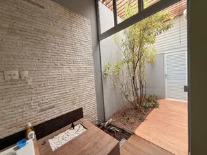 Casa térrea de 3 suítes com piscina em condomínio fechado — miniatura 21