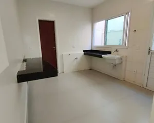 Casa nova de 4 quartos com jardim amplo em condomínio fechado — miniatura 22