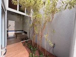 Casa térrea de 3 suítes com piscina em condomínio fechado — miniatura 22