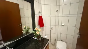 Casa térrea de 3 suítes com piscina e espaço gourmet em condomínio fechado — miniatura 22