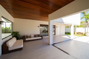 Sobrado de alto padrão com piscina aquecida e home cinema — miniatura 23