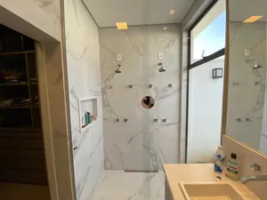 Casa de 4 suítes com spa e adega em condomínio fechado — miniatura 24