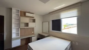 Casa de 4 suítes com home cine e piscina aquecida em condomínio fechado — miniatura 24
