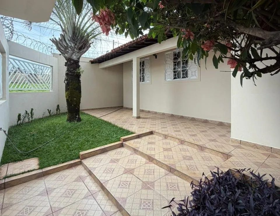 Casa térrea de esquina no Vigilato Pereira — foto 1