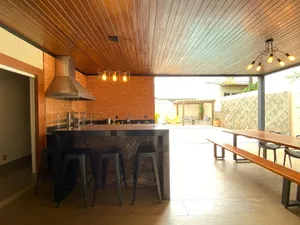 Casa térrea com mezanino, piscina aquecida e 4 suítes em condomínio de alto padrão — miniatura 25