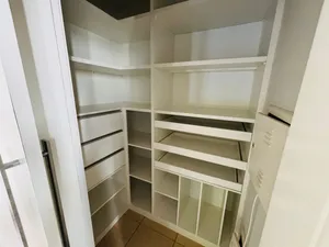 Sobrado de esquina com piscina e ofurô, 6 vagas, em condomínio de alto padrão — miniatura 26