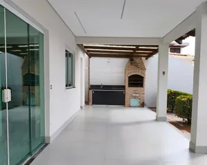 Casa nova de 4 quartos com jardim amplo em condomínio fechado — miniatura 25