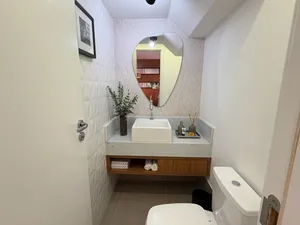 Sobrado alto padrão com SPA privativo em condomínio fechado — miniatura 25