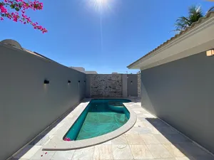 Casa de 5 quartos no Jardim Karaíba — miniatura 1