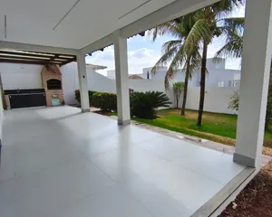 Casa nova de 4 quartos com jardim amplo em condomínio fechado — miniatura 26