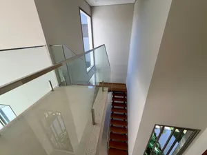 Casa de arquitetura contemporânea com piscina e spa em condomínio fechado — miniatura 26
