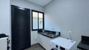 Casa de esquina com piscina aquecida e energia fotovoltaica em condomínio de alto padrão — miniatura 26