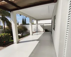 Casa nova de 4 quartos com jardim amplo em condomínio fechado — miniatura 27