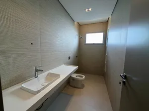 Casa de arquitetura contemporânea com piscina e spa em condomínio fechado — miniatura 27