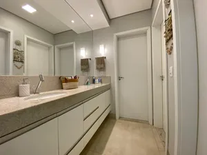 Apartamento de alto padrão com vista para o Praia Clube — miniatura 27