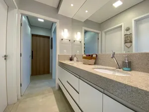 Apartamento de alto padrão com vista para o Praia Clube — miniatura 28