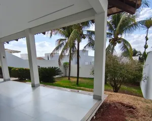 Casa nova de 4 quartos com jardim amplo em condomínio fechado — miniatura 28