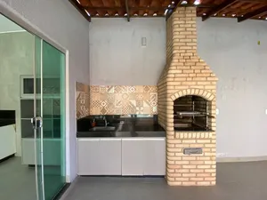 Casa térrea de 3 quartos com piscina no Nova Uberlândia — miniatura 3