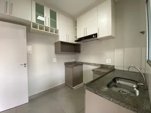 Sobrado de 3 quartos com lazer completo em condomínio fechado — miniatura 3