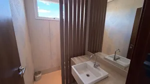 Casa de 4 suítes com home cine e piscina aquecida em condomínio fechado — miniatura 30