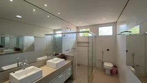 Casa de 4 suítes com home cine e piscina aquecida em condomínio fechado — miniatura 31