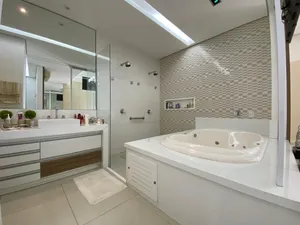 Sobrado de 4 suítes com piscina aquecida e home cinema em condomínio de alto padrão — miniatura 33