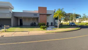 Casa de esquina com piscina aquecida e energia fotovoltaica em condomínio de alto padrão — miniatura 34