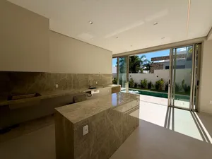 Casa de arquitetura contemporânea com piscina e spa em condomínio fechado — miniatura 35