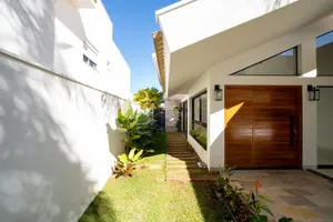 Sobrado de alto padrão com piscina aquecida e home cinema — miniatura 36