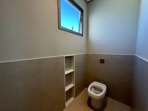 Casa de arquitetura contemporânea com piscina e spa em condomínio fechado — miniatura 37