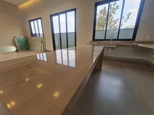 Casa de 3 suítes com varanda gourmet e piscina em condomínio fechado — miniatura 4