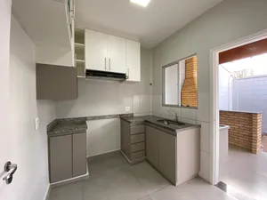 Sobrado de 3 quartos com lazer completo em condomínio fechado — miniatura 4