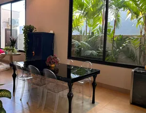 Casa de 3 suítes com piscina e espaço gourmet em condomínio fechado — miniatura 4