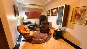 Casa térrea de 3 suítes com piscina e espaço gourmet em condomínio fechado — miniatura 5