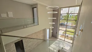 Casa de 3 suítes com piscina aquecida e elevador em condomínio fechado — miniatura 5