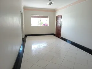Casa térrea com terreno amplo no Vigilato Pereira — miniatura 4