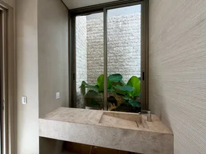 Casa de arquitetura contemporânea com piscina e spa em condomínio fechado — miniatura 44