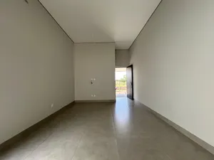 Casa de 3 suítes com planta moderna em condomínio fechado — miniatura 5