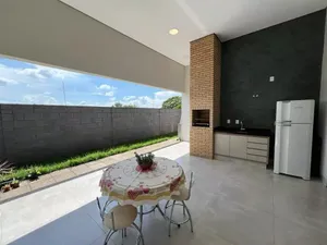 Casa térrea de 3 suítes com espaço gourmet em condomínio fechado — miniatura 5