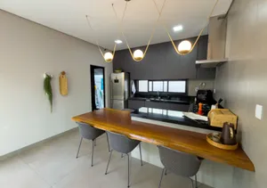 Casa térrea contemporânea com piscina em condomínio fechado — miniatura 5